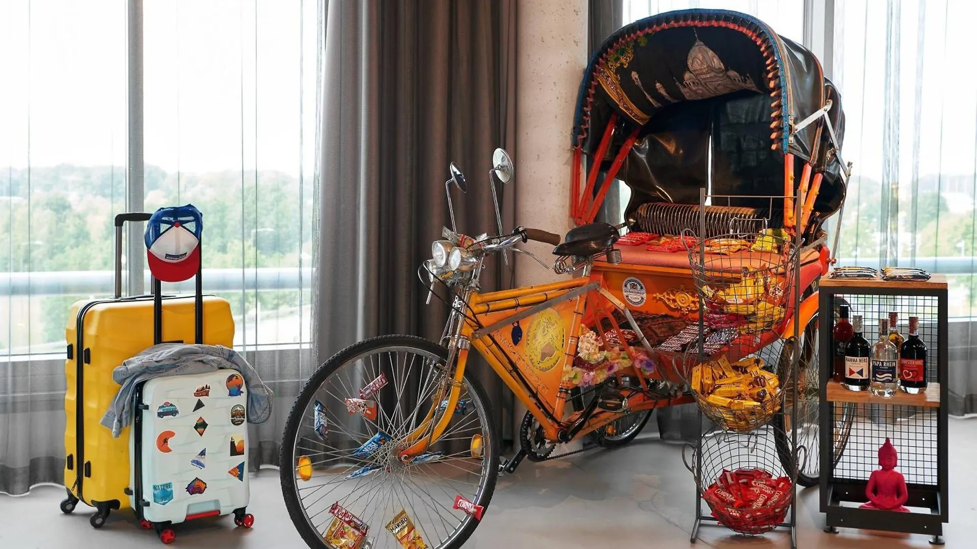 Moxy Cologne Bonn Airport Hotel 3*,