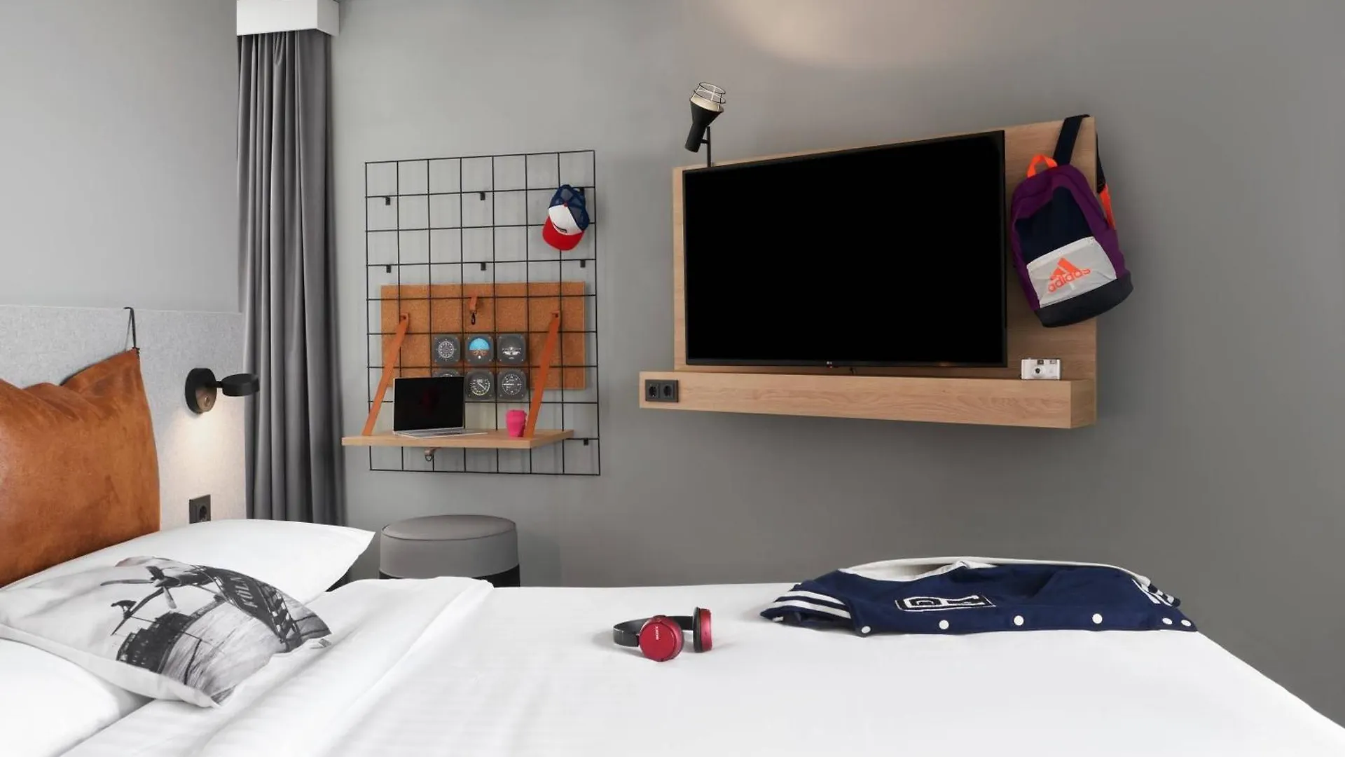 Moxy Cologne Bonn Airport Otel