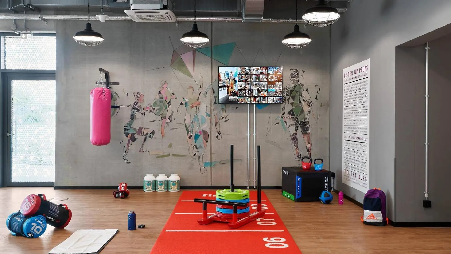 ***  Moxy Cologne Bonn Airport Otel Almanya