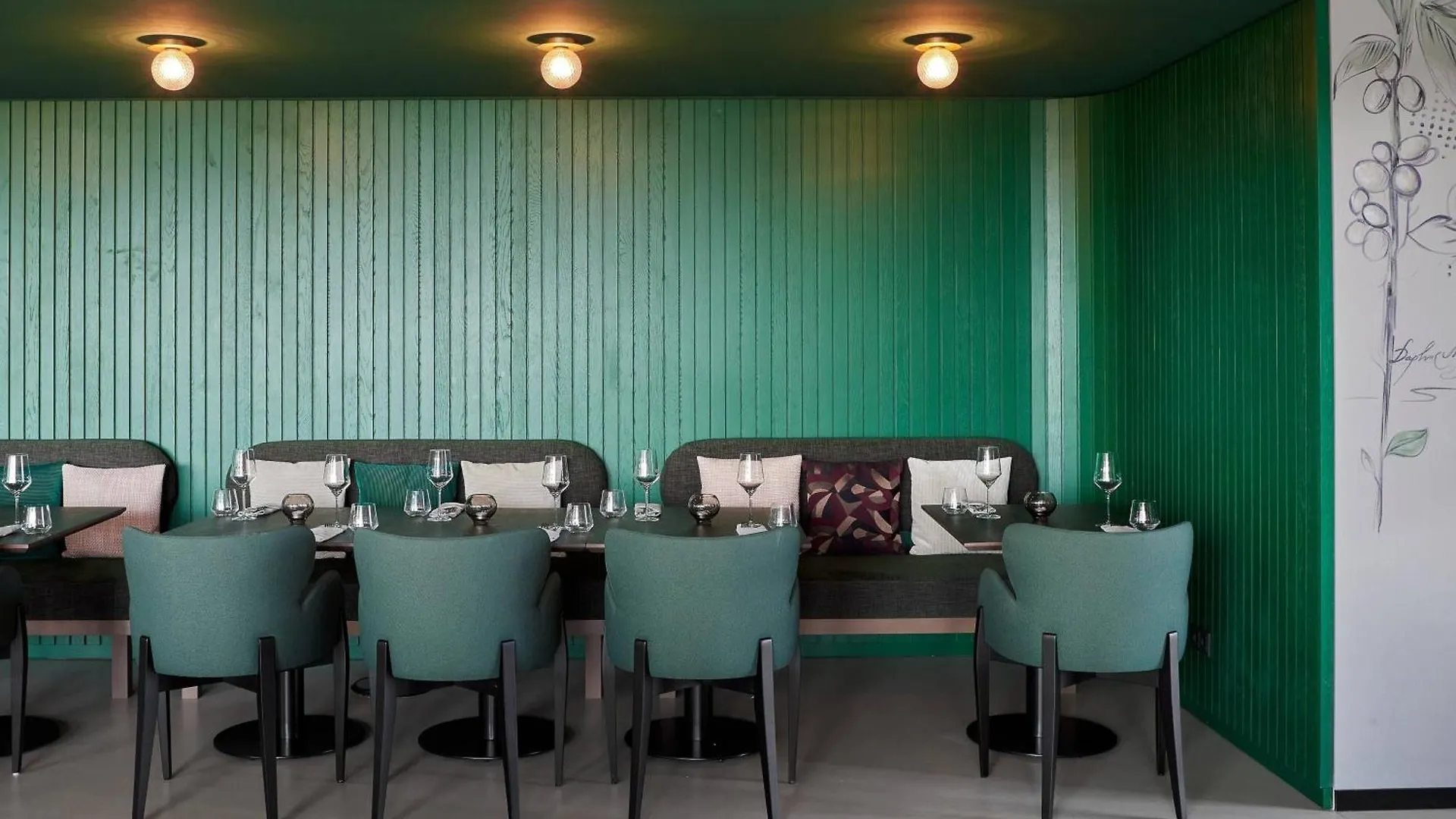 Moxy Cologne Bonn Airport Hotel