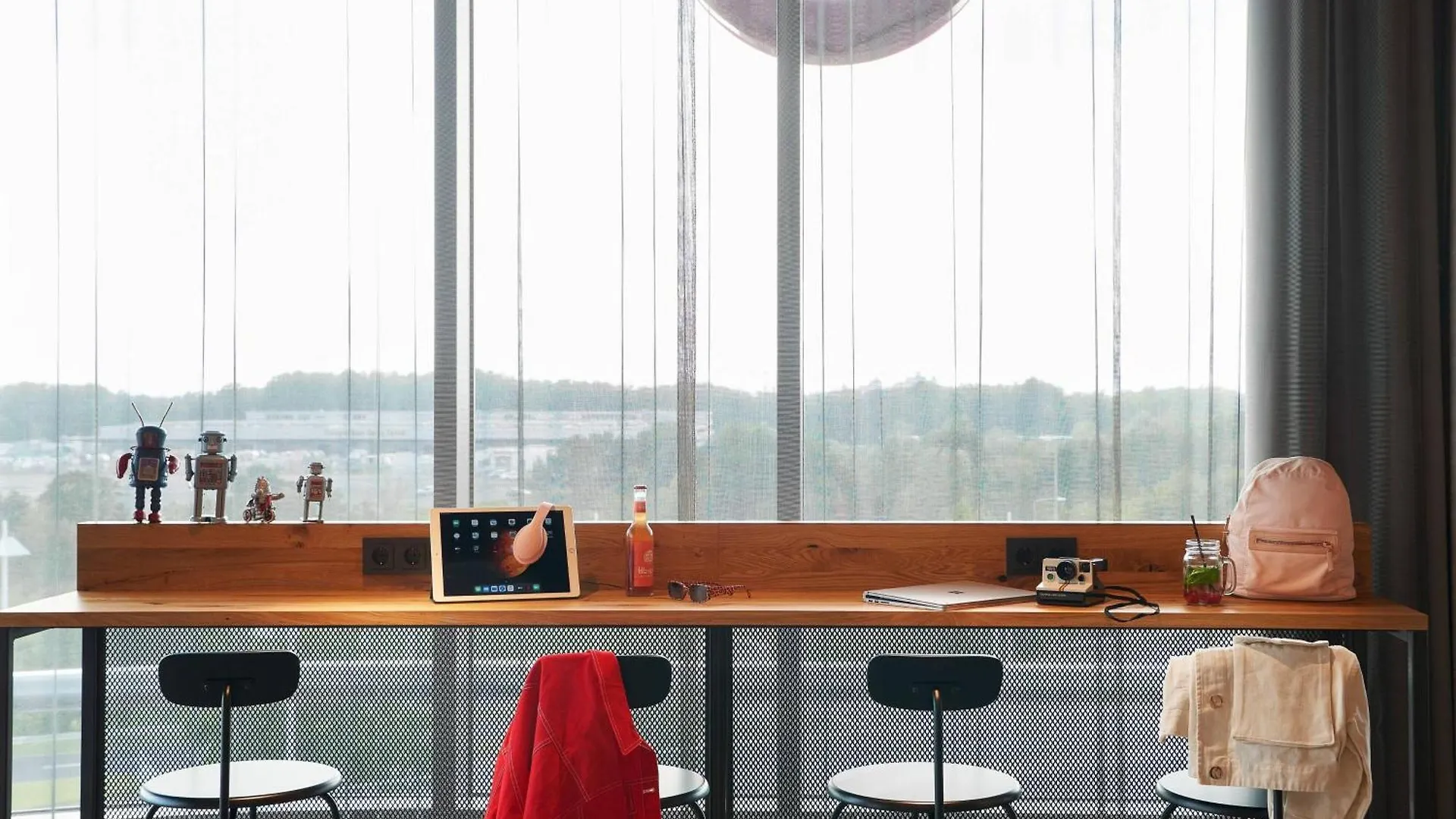 Moxy Cologne Bonn Airport Otel