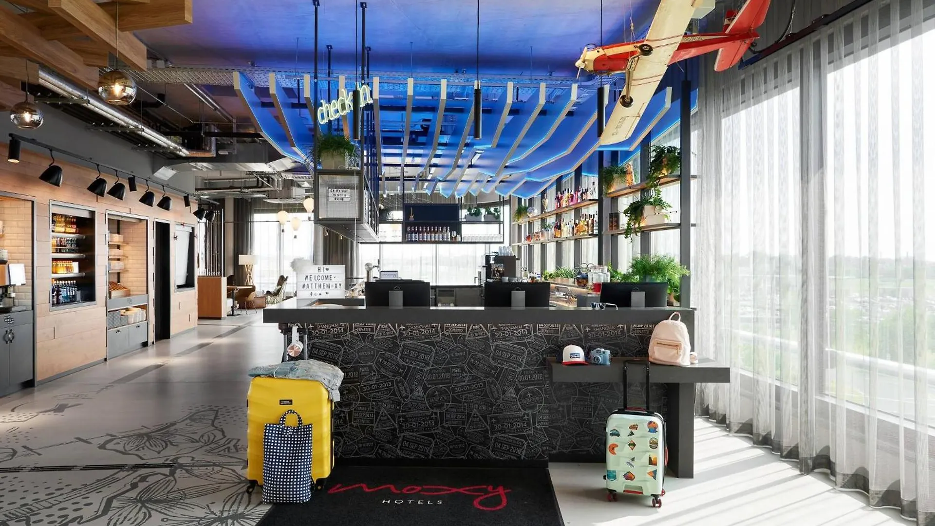 Moxy Cologne Bonn Airport Otel Almanya